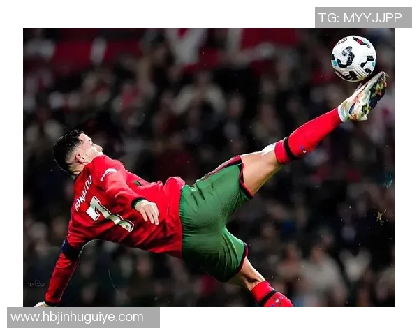 足球明星C罗精彩踢球视频集锦展现他的绝佳技巧与风采 足球明星C罗精彩踢球视频集锦展现他的绝佳技巧与风采